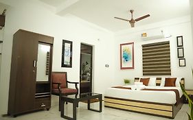Hotel Gold Suite, Kakkanad